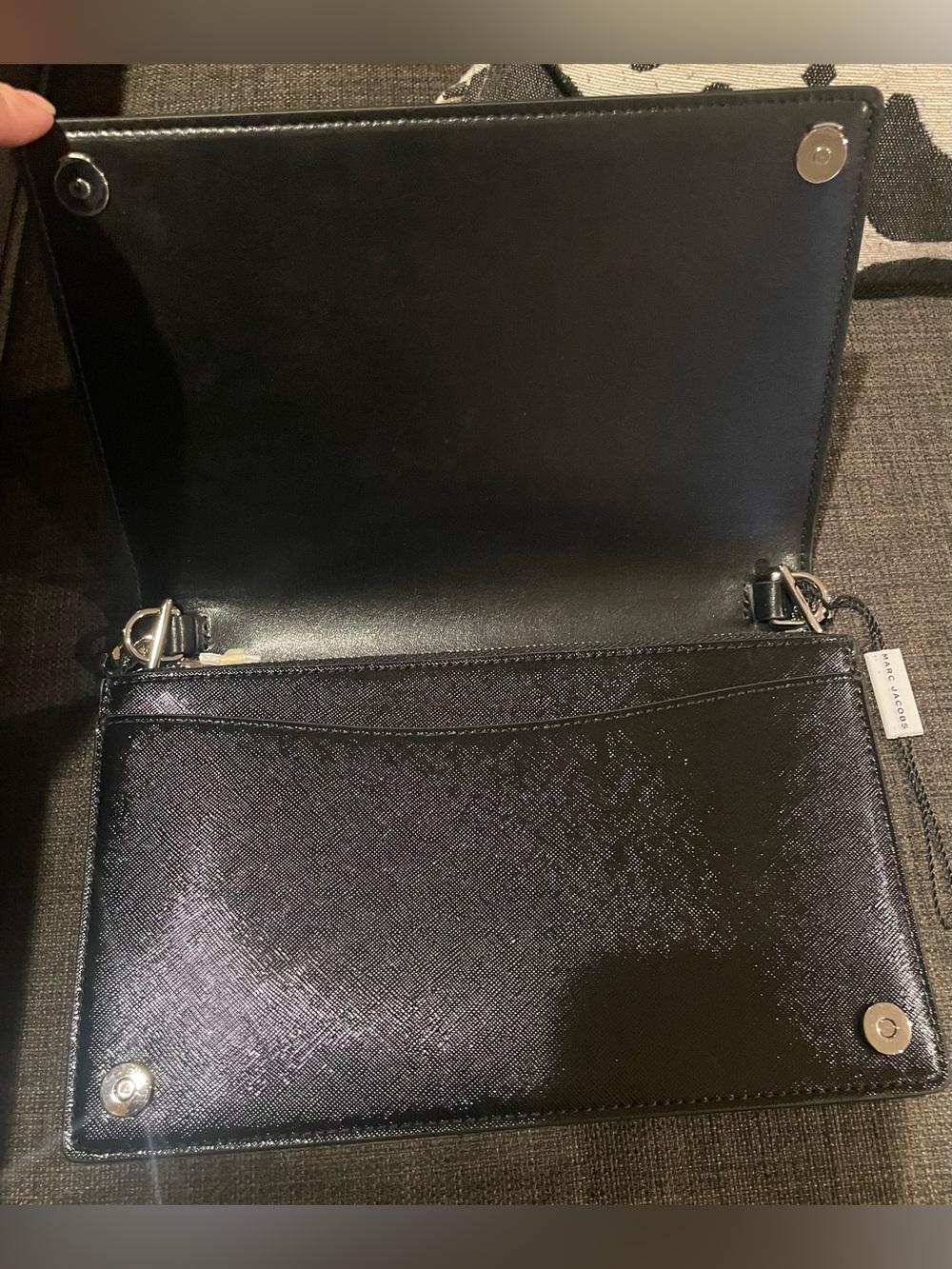 NWT Marc Jacobs Party Wallet in Black Leather with Silver Chain. Crisp! - Picture 6 of 7